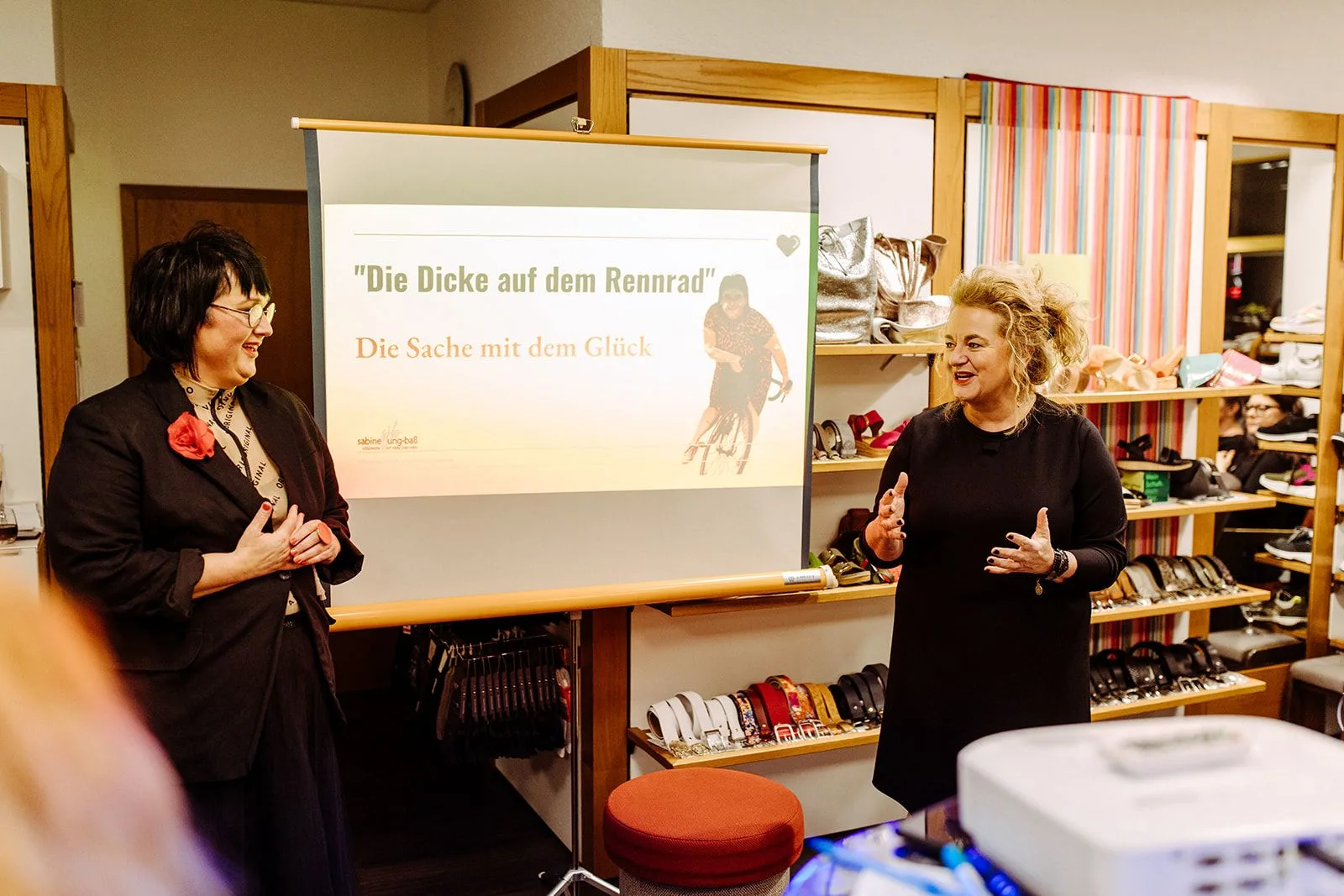 Sabine beim Damenkränzchen, dem Frauenevent und Netzwerkevent für Frauen. 